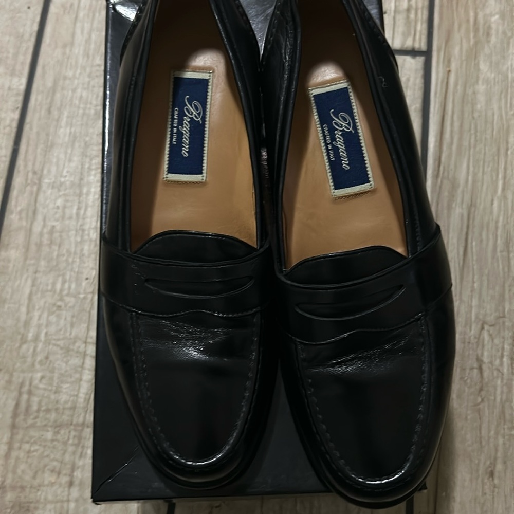 Black elegant penny loafer